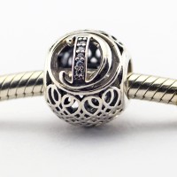 BE-195 Berloque Letra D em Prata 925 e Zirconias